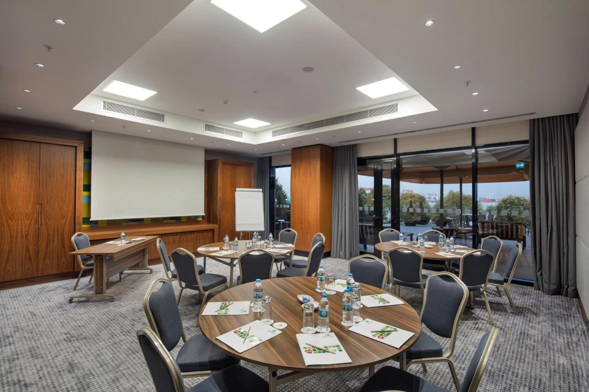 Holiday Inn Istanbul - Tuzla Bay By Ihg Esterno foto