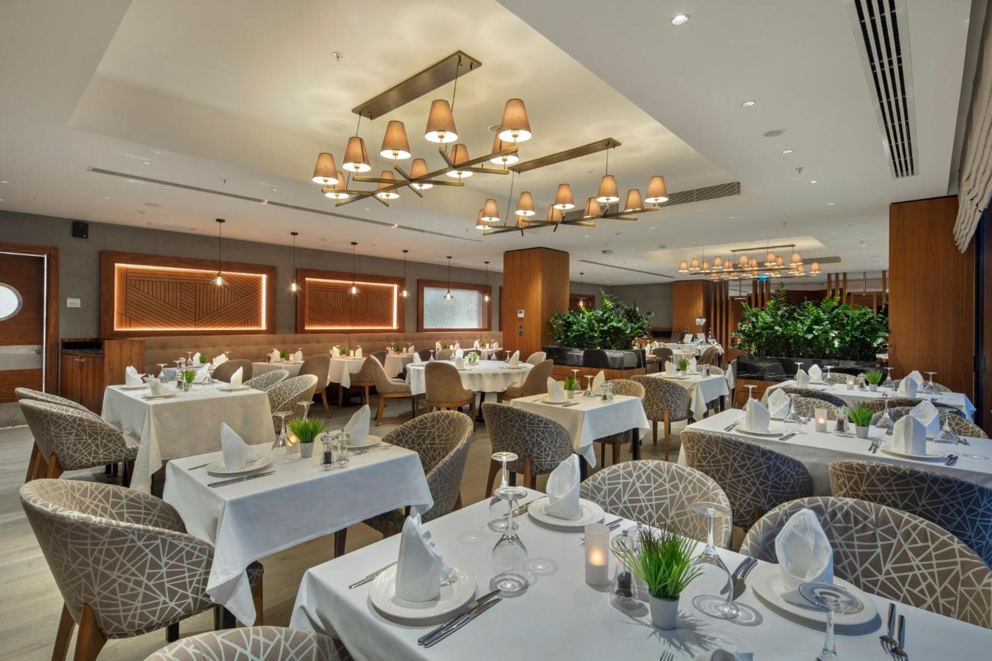 Holiday Inn Istanbul - Tuzla Bay By Ihg Esterno foto